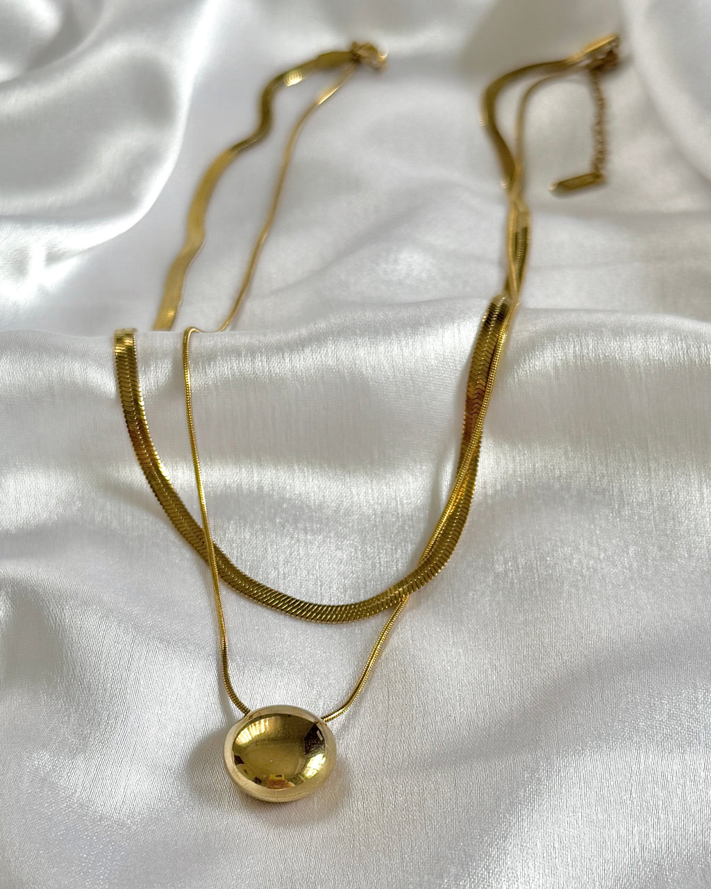 THE NEER NECKLACE