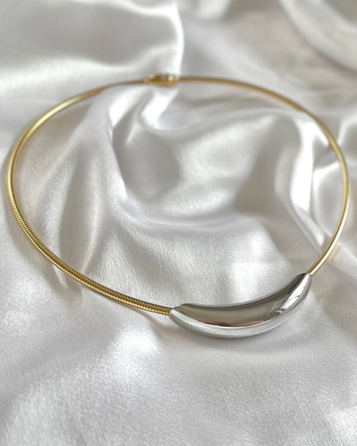 THE POORNA CHOKER