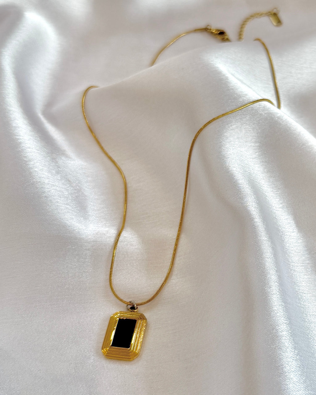 THE MEERA NECKLACE