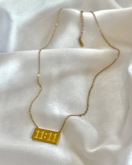 THE ALIGNMENT NECKLACE