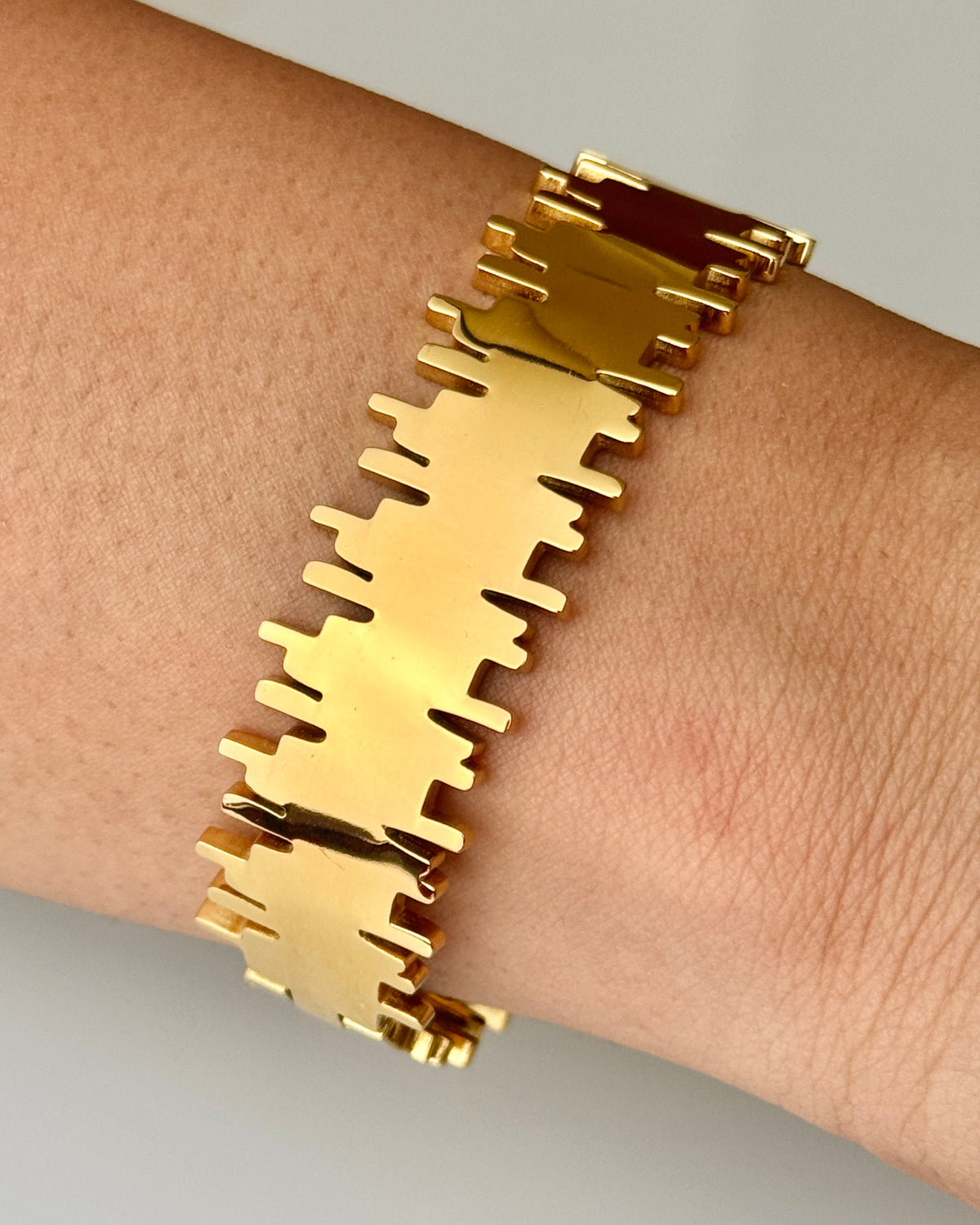 THE DHADKAN BRACELET