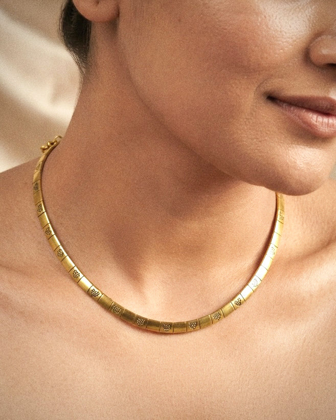 THE DILBAR CHOKER